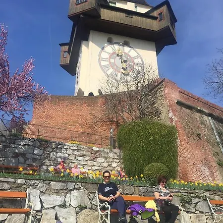 - Self Check In شقة